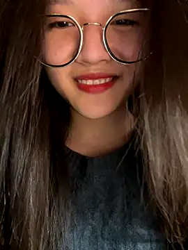 Krixxi22 online show from October 24, 2025, 4:06 pm