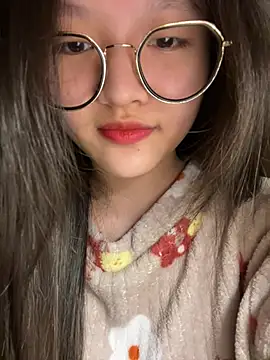 Krixxi22 online show from February 9, 2026, 3:43 pm