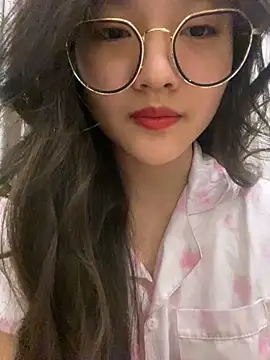 Krixxi22 online show from March 17, 2025, 2:12 pm