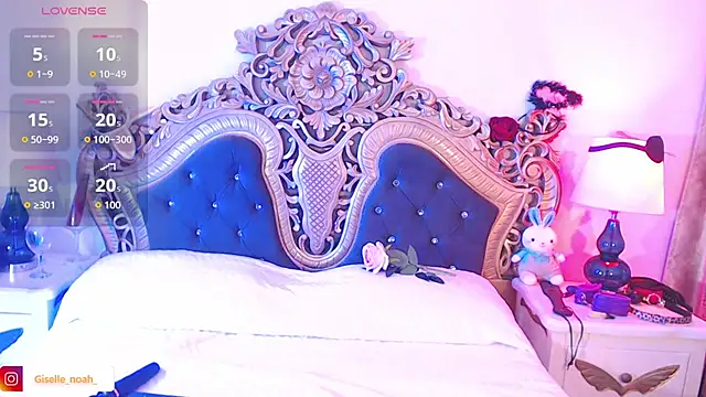 Snapshot of Giselle_Noah chatting on September 18, 2025, 8:56 pm Giselle Noah online show from September 18, 2025, 8:56 pm