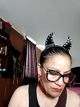 Taylor-hardcore online show from April 10, 2026, 6:37 pm