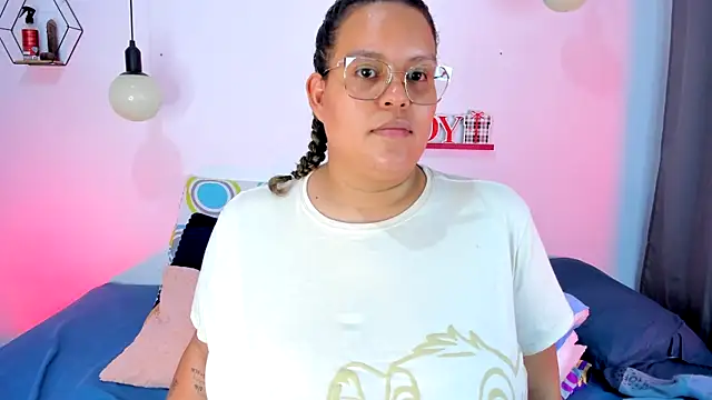 Snapshot of monicabbw_ chatting on February 13, 2025, 9:17 pm monicabbw online show from February 13, 2025, 9:17 pm
