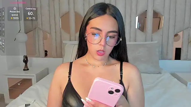 Snapshot of 1m_valery chatting on February 12, 2025, 6:40 pm 1m valery online show from February 12, 2025, 6:40 pm