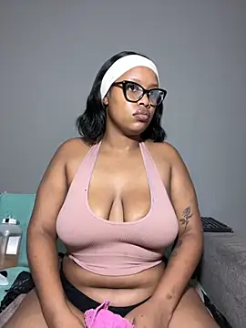 MimiCurves online show from November 15, 2025, 1:48 pm