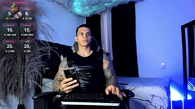 Snapshot of Aron_Dark chatting on March 18, 2026, 11:05 pm Aron Dark online show from March 18, 2026, 11:05 pm