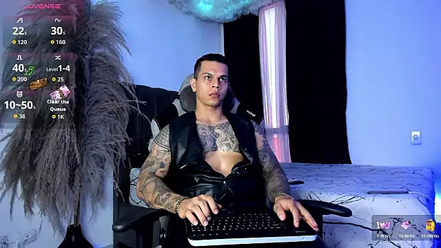 Snapshot of Aron_Dark chatting on March 19, 2026, 10:10 pm Aron Dark online show from March 19, 2026, 10:10 pm