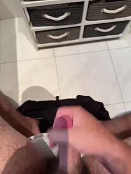 Snapshot of Deralboaus01 chatting on September 11, 2025, 8:14 am Deralboaus01 online show from September 11, 2025, 8:14 am