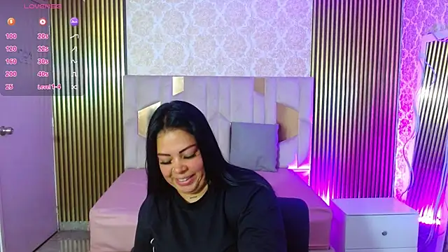 martinna tay online show from July 2, 2026, 3:23 am