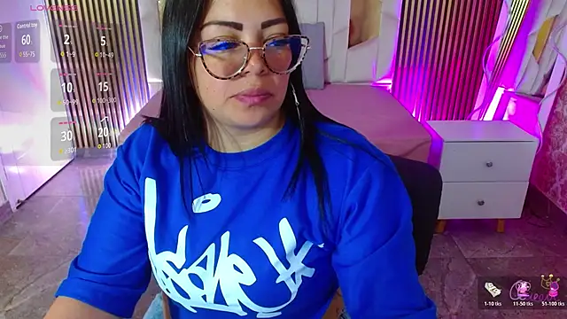 Snapshot of martinna_tay chatting on May 13, 2026, 3:24 am martinna tay online show from May 13, 2026, 3:24 am