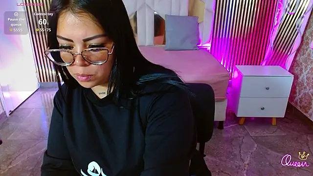 Snapshot of martinna_tay chatting on May 20, 2026, 3:14 am martinna tay online show from May 20, 2026, 3:14 am