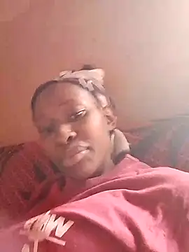 Snapshot of LOVELY-2BERRY chatting on October 7, 2025, 6:25 am LOVELY-2BERRY online show from October 7, 2025, 6:25 am