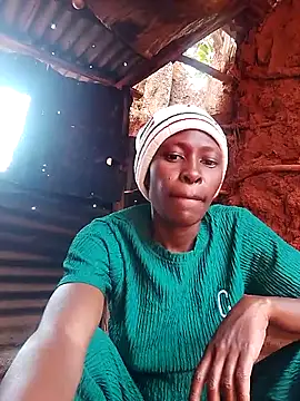 LOVELY-2BERRY online show from December 1, 2025, 7:31 am