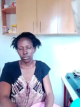 LOVELY-2BERRY online show from May 25, 2026, 8:02 am