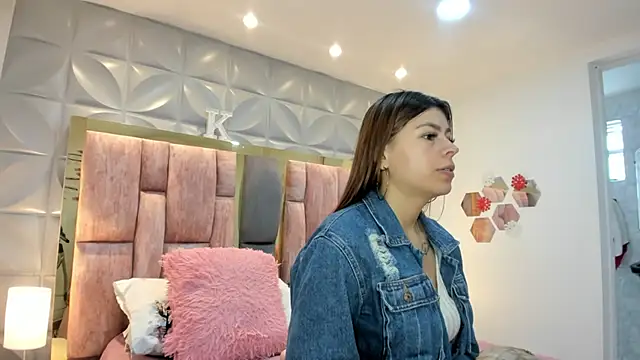 Snapshot of Charlotte_Ice1 chatting on January 18, 2026, 5:05 pm Charlotte Ice1 online show from January 18, 2026, 5:05 pm