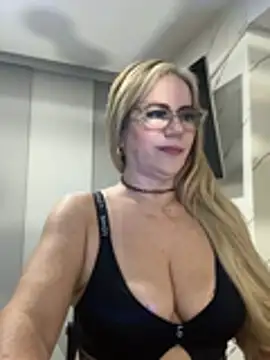 Snapshot of LARIANA_RIVERA23 chatting on January 18, 2026, 7:56 am LARIANA RIVERA23 online show from January 18, 2026, 7:56 am