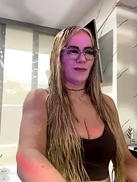 Snapshot of LARIANA_RIVERA23 chatting on January 15, 2026, 9:40 pm LARIANA RIVERA23 online show from January 15, 2026, 9:40 pm