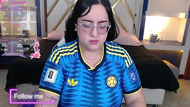 Sofiia davis23 online show from July 7, 2026, 1:47 pm