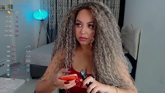Snapshot of _Just_a_queen_3 chatting on October 16, 2025, 9:50 am Just a queen 3 online show from October 16, 2025, 9:50 am