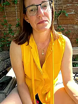 SpiceLea online show from April 21, 2026, 12:56 pm