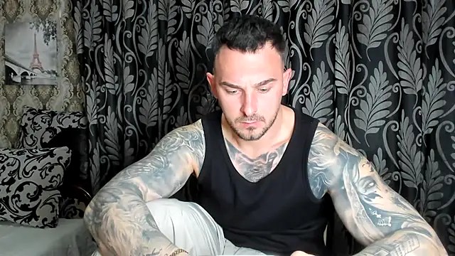 Snapshot of Jonmusclemaster chatting on March 30, 2026, 8:43 pm Jonmusclemaster online show from March 30, 2026, 8:43 pm