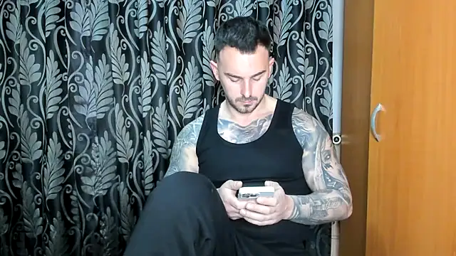 Snapshot of Jonmusclemaster chatting on April 10, 2026, 7:54 pm Jonmusclemaster online show from April 10, 2026, 7:54 pm