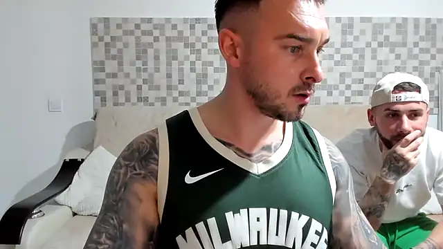 Snapshot of Jonmusclemaster chatting on April 1, 2026, 8:28 pm Jonmusclemaster online show from April 1, 2026, 8:28 pm