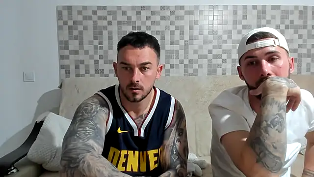 Snapshot of Jonmusclemaster chatting on April 5, 2026, 7:42 pm Jonmusclemaster online show from April 5, 2026, 7:42 pm