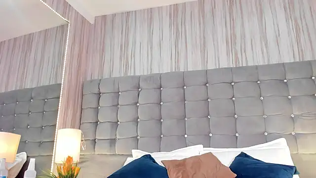 Snapshot of Poacahontasfg chatting on November 18, 2025, 4:05 am Poacahontasfg online show from November 18, 2025, 4:05 am