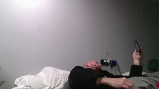 Snapshot of deepinnnnn chatting on March 24, 2026, 3:28 am deepinnnnn online show from March 24, 2026, 3:28 am