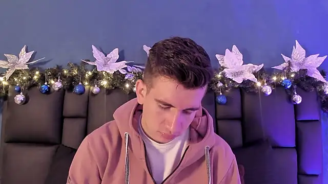 MikaelSlow online show from January 8, 2026, 3:56 am