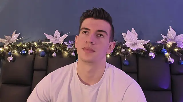 MikaelSlow online show from December 21, 2025, 5:53 am