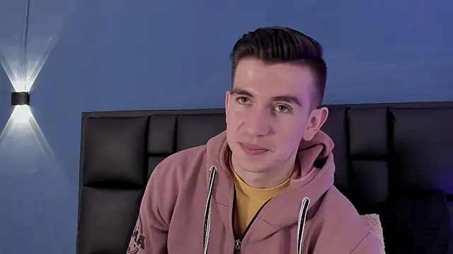 MikaelSlow online show from September 9, 2025, 4:22 am