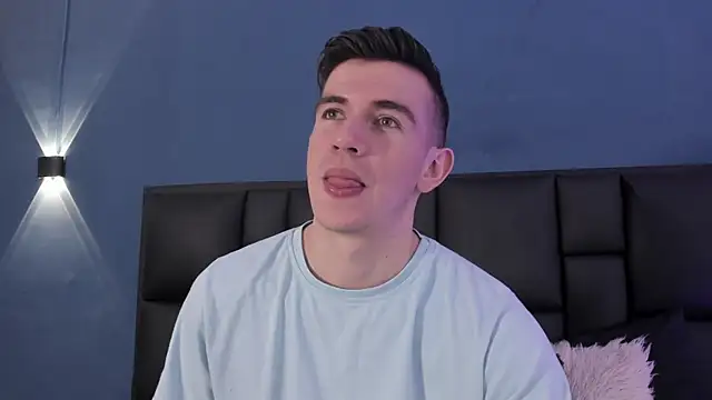 MikaelSlow online show from October 4, 2025, 4:14 am