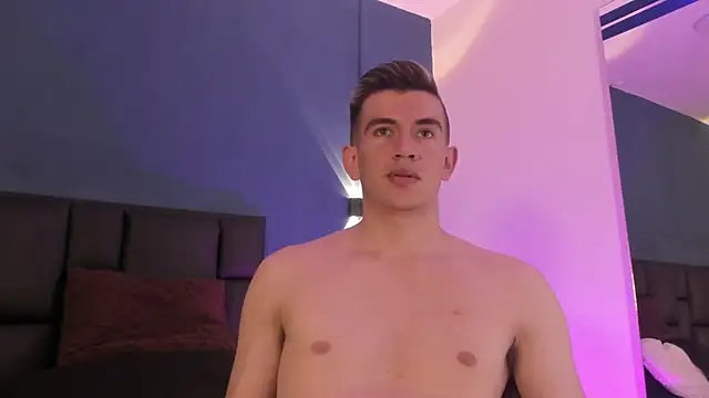 MikaelSlow online show from February 11, 2026, 5:40 am