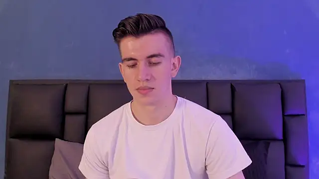 MikaelSlow online show from January 16, 2026, 4:27 am