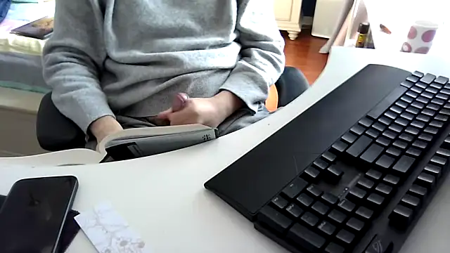 Snapshot of big-pig chatting on February 28, 2025, 1:58 am big-pig online show from February 28, 2025, 1:58 am