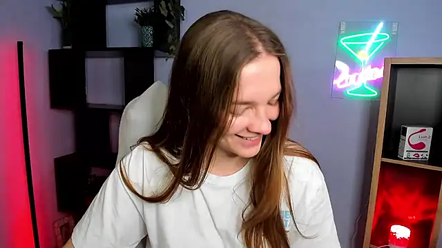 kenzie x online show from November 28, 2025, 7:41 am