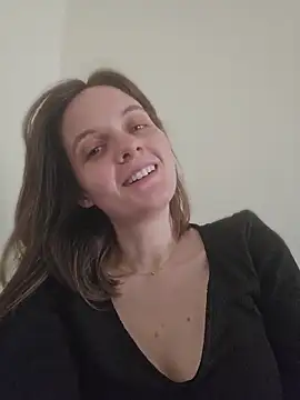 EllieDay online show from June 14, 2026, 3:13 pm