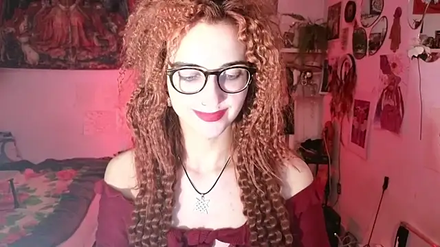 Snapshot of TatianaRomanov chatting on April 8, 2026, 10:55 pm TatianaRomanov online show from April 8, 2026, 10:55 pm