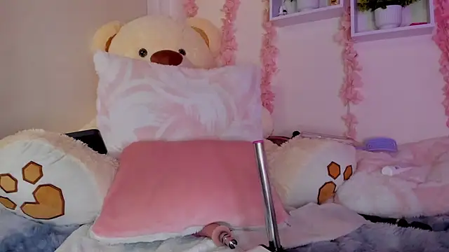 Idara and Edahi01 online show from September 29, 2025, 3:24 am