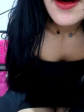 Snapshot of Fatina111 chatting on March 19, 2026, 4:23 am Fatina111 online show from March 19, 2026, 4:23 am