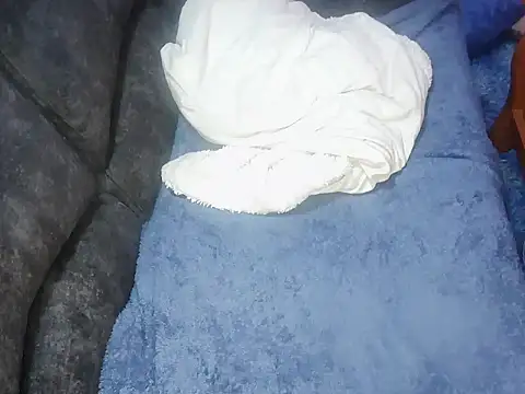 Snapshot of petitev chatting on October 17, 2025, 4:27 am petitev online show from October 17, 2025, 4:27 am