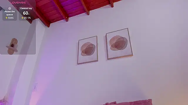 Mia 222 online show from October 18, 2025, 10:50 am