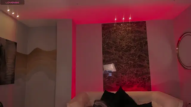 Snapshot of DonnaStonne chatting on March 9, 2025, 1:56 am DonnaStonne online show from March 9, 2025, 1:56 am