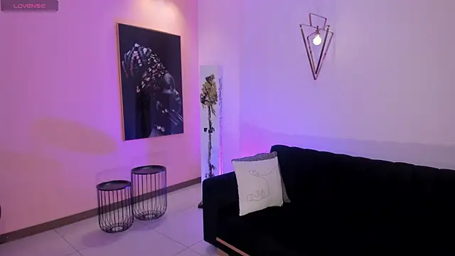 Snapshot of DonnaStonne chatting on March 21, 2025, 2:28 am DonnaStonne online show from March 21, 2025, 2:28 am