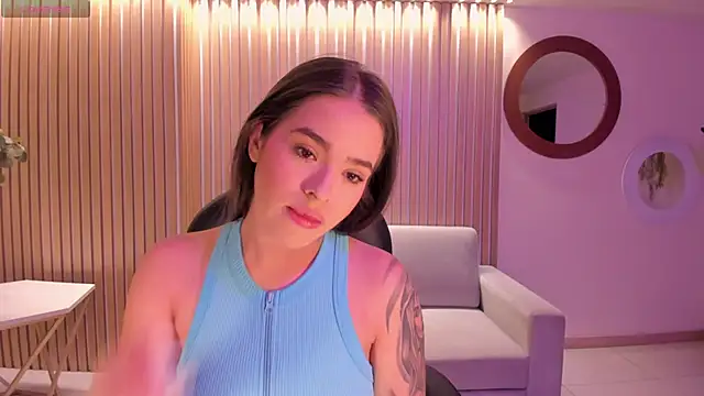 Snapshot of DonnaStonne chatting on October 5, 2025, 4:25 am DonnaStonne online show from October 5, 2025, 4:25 am