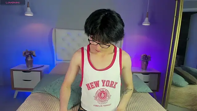 cherryy boy online show from October 27, 2025, 8:32 pm