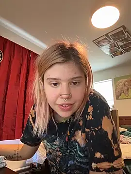 Snapshot of Esteem369 chatting on October 11, 2025, 6:31 pm Esteem369 online show from October 11, 2025, 6:31 pm