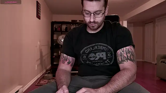 Snapshot of JayXCee_Official chatting on November 8, 2025, 1:42 am JayXCee Official online show from November 8, 2025, 1:42 am