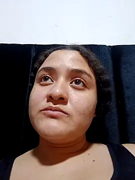 Liancy online show from December 16, 2025, 11:42 pm